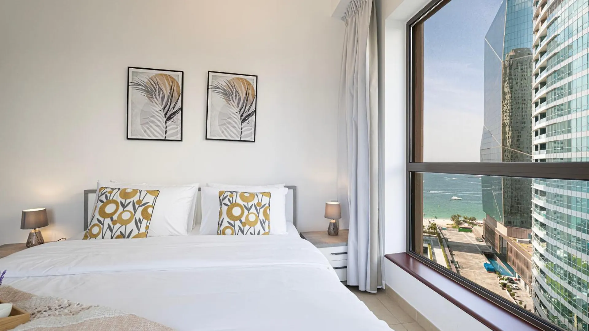 Salt Of The Ocean In Jbr By Lagom Dubai Apartment